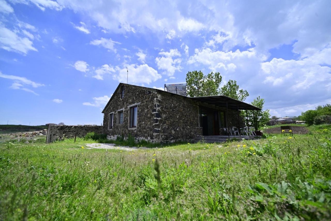 Sevan Tarsus Guesthouse Tsovazard Екстер'єр фото