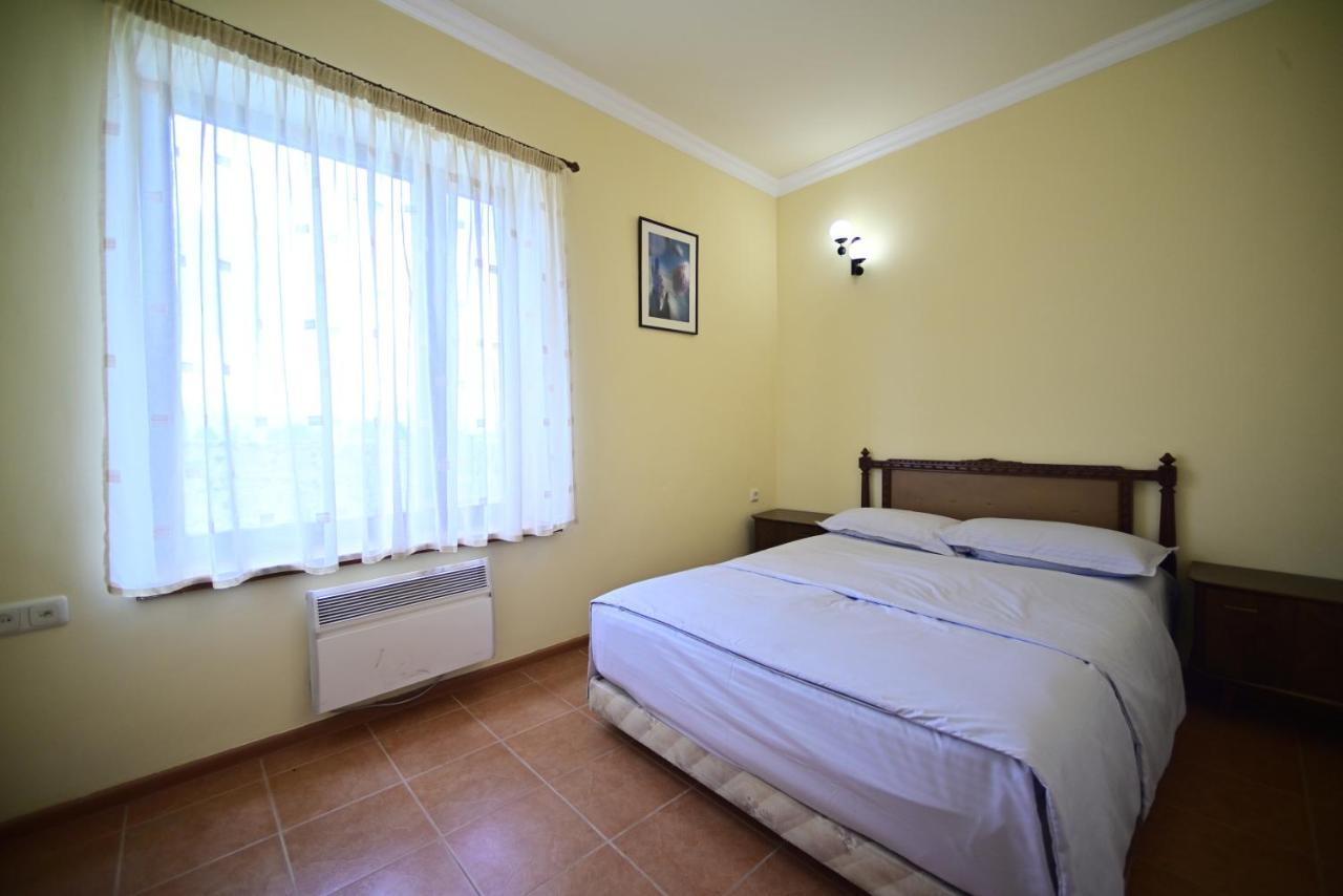 Sevan Tarsus Guesthouse Tsovazard Екстер'єр фото