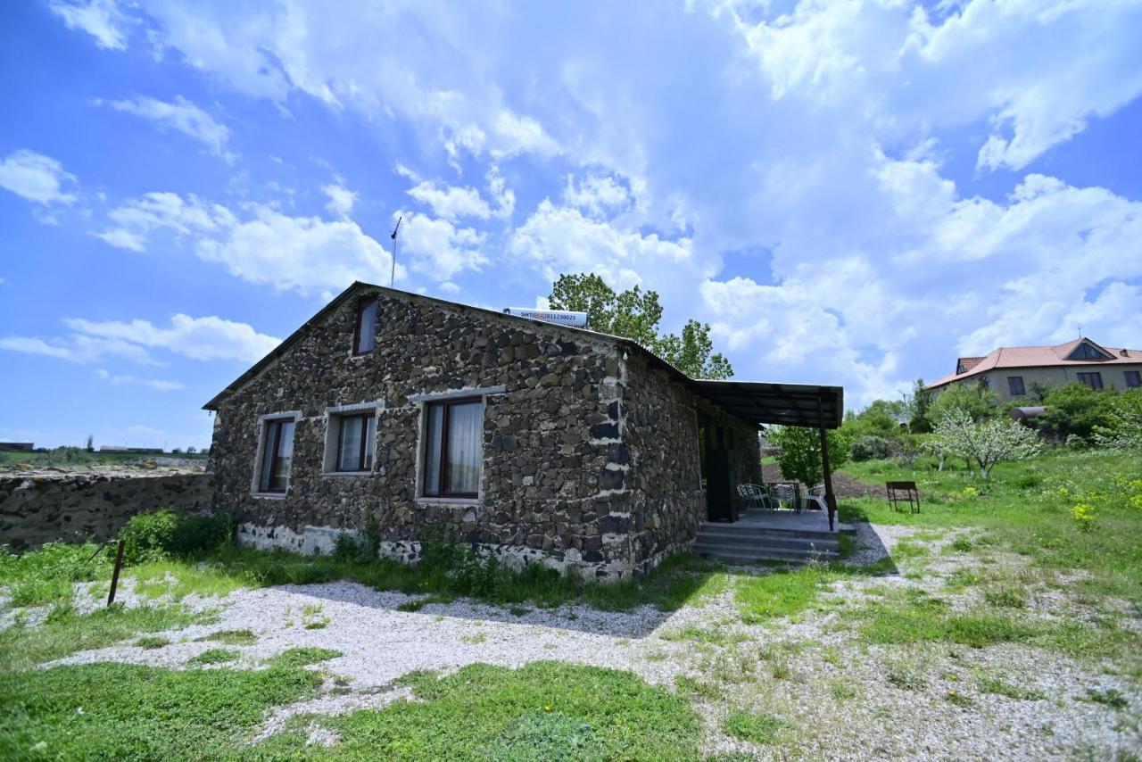 Sevan Tarsus Guesthouse Tsovazard Екстер'єр фото